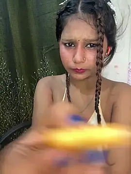 Snapshot of Cutiepie- chatting on 05/18/26, 10:26 Cutiepie- online show from 05/18/26, 10:26