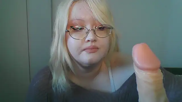 Snapshot of Elayne_Sweet chatting on 04/19/26, 08:02 Elayne Sweet online show from 04/19/26, 08:02