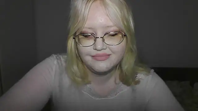 Snapshot of Elayne_Sweet chatting on 05/17/26, 06:11 Elayne Sweet online show from 05/17/26, 06:11