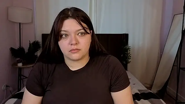 Evelyne Loo online show from 04/26/26, 12:52