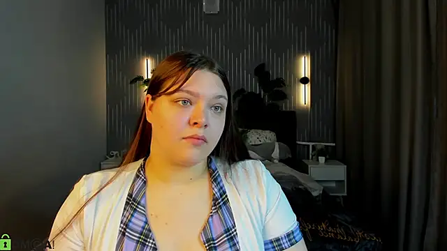 Evelyne Loo online show from 04/28/26, 12:42