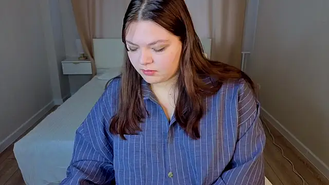 Evelyne Loo online show from 05/07/26, 01:00