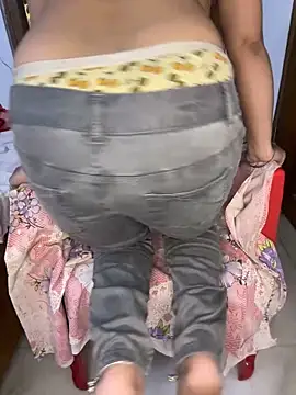 miss aaashikaa online show from 04/18/26, 10:41