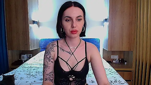 Sour Berry  online show from 05/12/26, 04:37