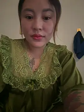 Lina-Naughty online show from 04/23/26, 06:03