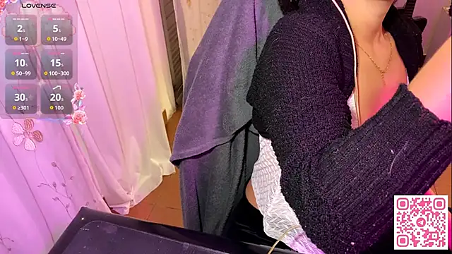 petitecurlybrunette online show from 05/23/26, 11:31