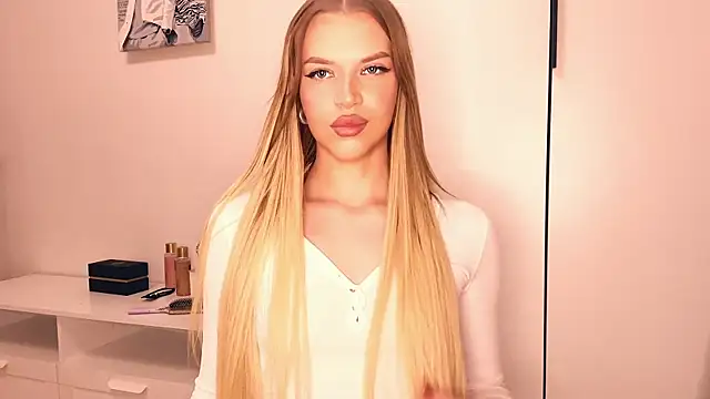 LeoniaRinard online show from 04/19/26, 06:10