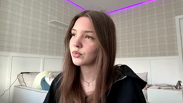 CassondraBern online show from 04/07/26, 02:06