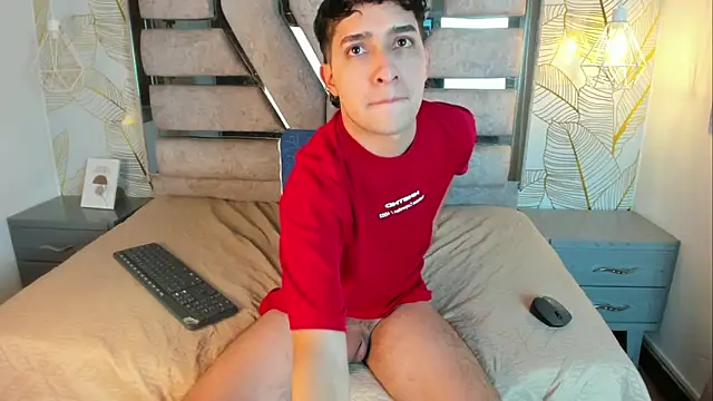 Alantaylorr  online show from 05/15/26, 03:52