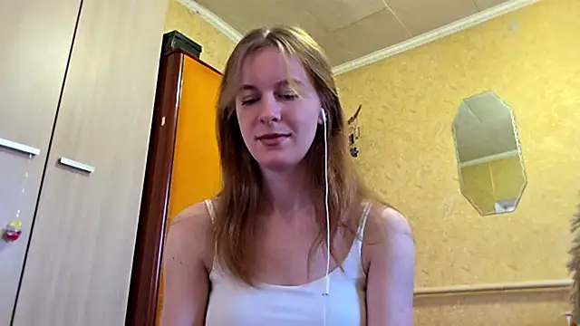 DonnaKuc online show from 04/25/26, 06:16