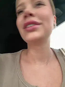 Girl-Mia online show from 05/08/26, 04:29