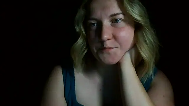 Snapshot of TinaKittyX chatting on 05/16/26, 08:18 TinaKittyX online show from 05/16/26, 08:18