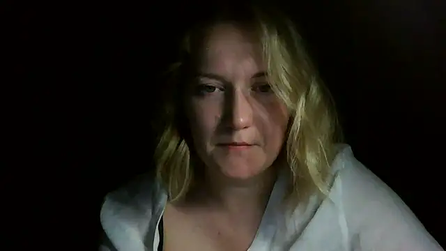Snapshot of TinaKittyX chatting on 05/17/26, 08:49 TinaKittyX online show from 05/17/26, 08:49