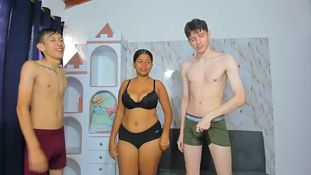 playhouse couple online show from 04/07/26, 01:44