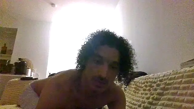 Snapshot of bedaouya chatting on 06/13/26, 12:52 bedaouya online show from 06/13/26, 12:52