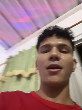 Snapshot of sebascuterouss chatting on 04/25/26, 02:47 sebascuterouss online show from 04/25/26, 02:47