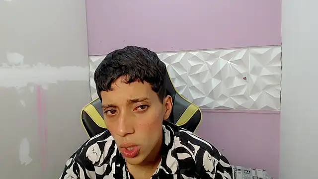 Snapshot of Yei_lee_ chatting on 04/03/26, 04:54 Yei lee online show from 04/03/26, 04:54