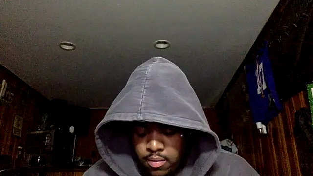 Snapshot of MrSlingIt chatting on 04/04/26, 04:33 MrSlingIt online show from 04/04/26, 04:33