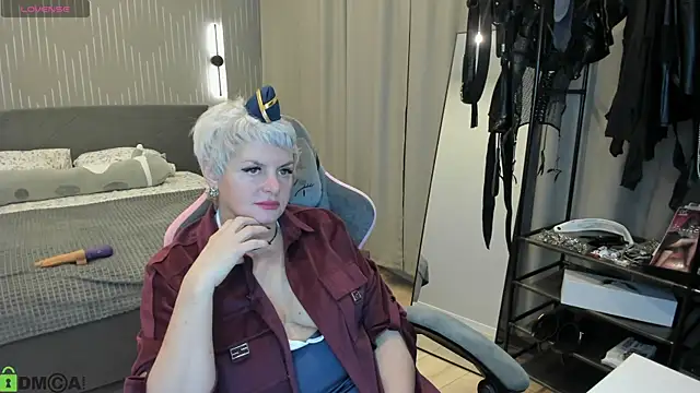 Linda Zef1r online show from 04/18/26, 01:20