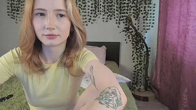 Leona Vixen online show from 04/18/26, 06:39