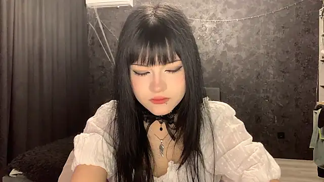 EmilyEmbears online show from 04/21/26, 05:14