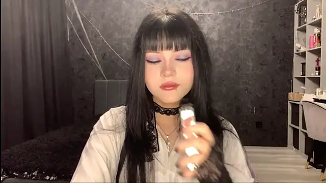 EmilyEmbears online show from 05/05/26, 05:26