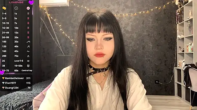EmilyEmbears online show from 05/14/26, 06:20