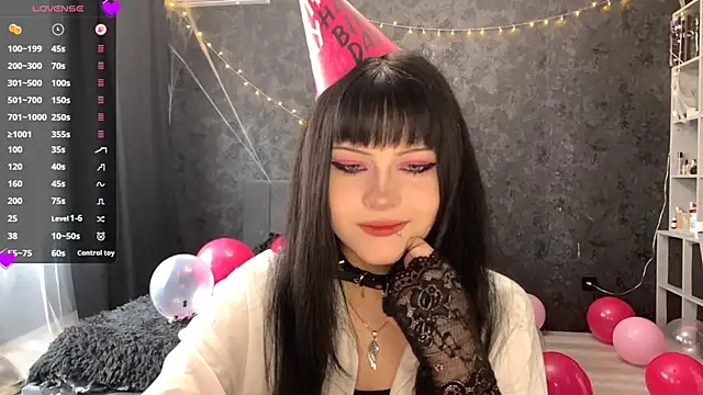 EmilyEmbears online show from 05/16/26, 07:27