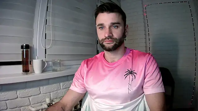 Snapshot of DaddySlava chatting on 04/19/26, 08:00 DaddySlava online show from 04/19/26, 08:00