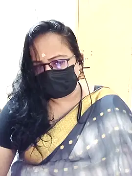 Snapshot of monisha_cam chatting on 04/13/26, 12:10 monisha cam online show from 04/13/26, 12:10