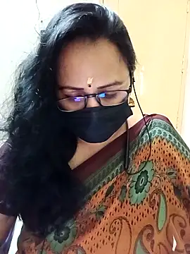 Snapshot of monisha_cam chatting on 04/15/26, 05:58 monisha cam online show from 04/15/26, 05:58