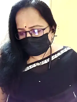 Snapshot of monisha_cam chatting on 04/18/26, 04:44 monisha cam online show from 04/18/26, 04:44