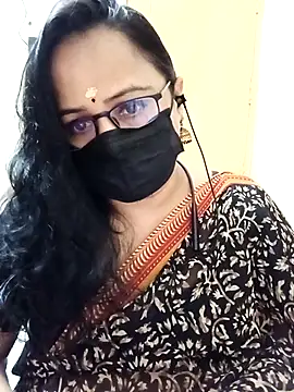 Snapshot of monisha_cam chatting on 04/30/26, 10:54 monisha cam online show from 04/30/26, 10:54