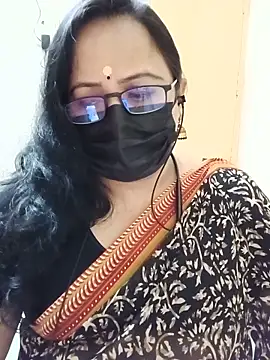 Snapshot of monisha_cam chatting on 05/15/26, 02:02 monisha cam online show from 05/15/26, 02:02