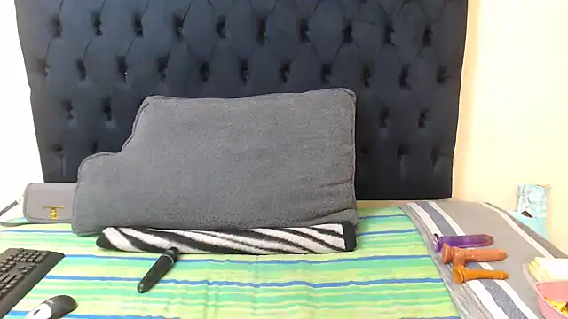 Snapshot of SexiestChoc chatting on 05/06/26, 06:13 SexiestChoc online show from 05/06/26, 06:13