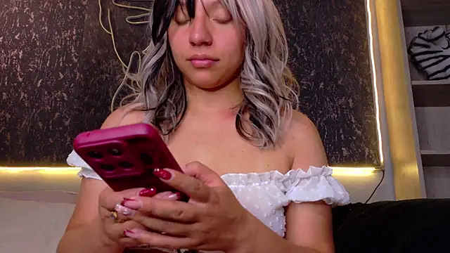 Snapshot of Saraa_love_ chatting on 07/04/26, 06:58 Saraa love online show from 07/04/26, 06:58