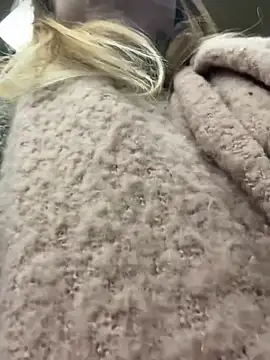 Cute Mia69 online show from 04/08/26, 03:45