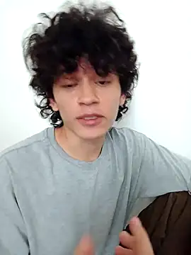 normalboy16 online show from 04/01/26, 06:27