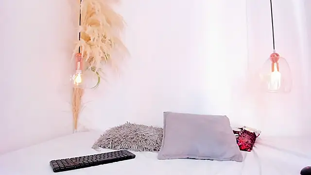 Snapshot of Alexa_fox669 chatting on 05/19/26, 01:17 Alexa fox669 online show from 05/19/26, 01:17