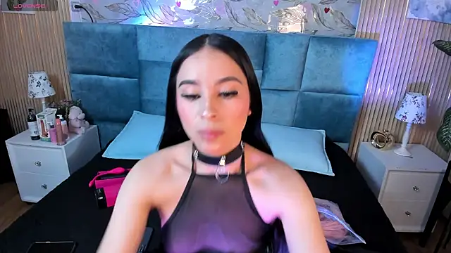 Delphine doll online show from 07/19/26, 12:20