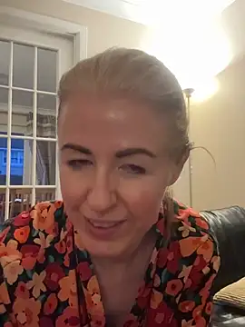 Laylaskyexx online show from 04/10/26, 05:01