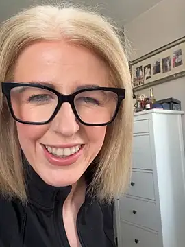 Laylaskyexx online show from 04/14/26, 10:32