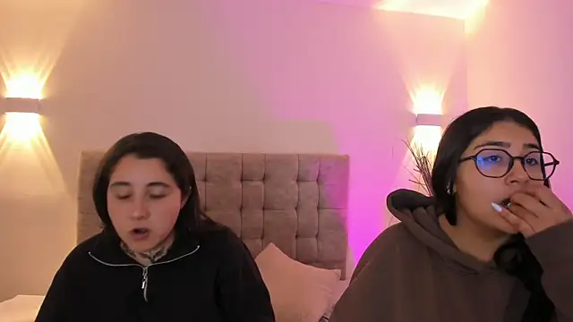 Elisa n Emma online show from 05/16/26, 12:37