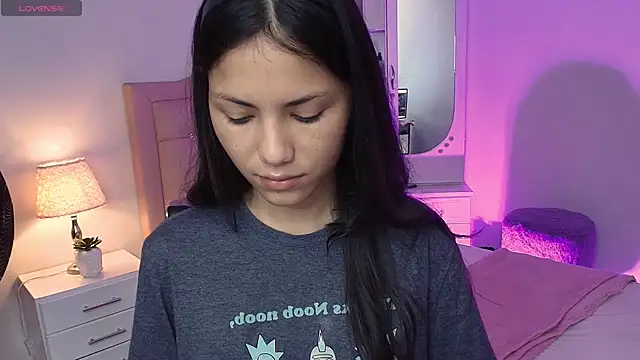 littleflame18 online show from 04/20/26, 02:09