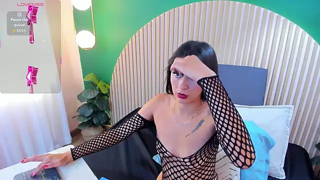 Alicecoule  online show from 04/30/26, 11:38