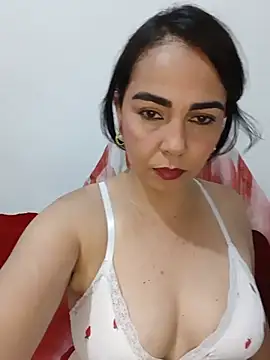 Snapshot of Emily_Divi69 chatting on 06/23/26, 01:03 Emily Divi69 online show from 06/23/26, 01:03