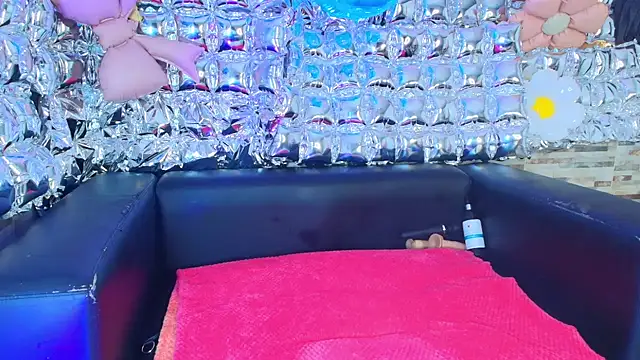 candy-paris online show from 05/25/26, 01:39