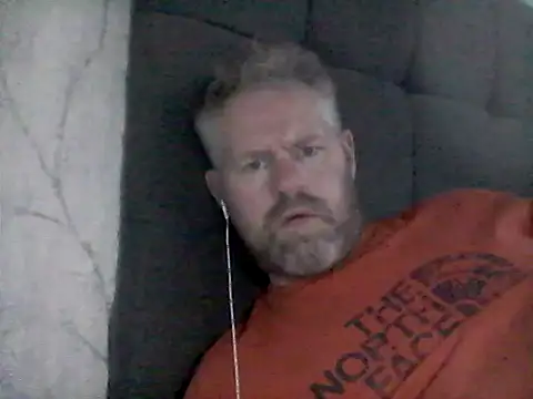 Snapshot of 81jonnyx chatting on 04/02/26, 12:36 81jonnyx online show from 04/02/26, 12:36