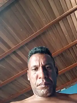 cruzgomez0100 online show from 04/15/26, 07:21