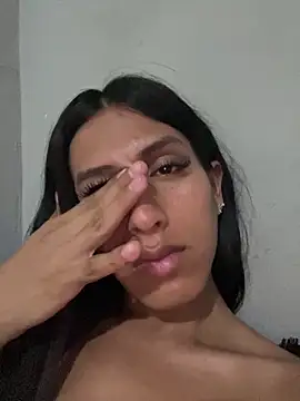 luna duque online show from 06/05/26, 07:47